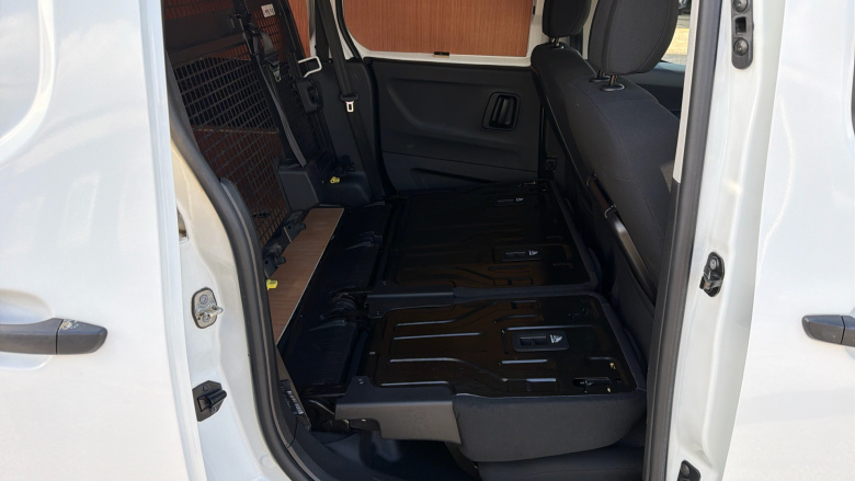 Peugeot Partner Long Diesel 850 1.5 BlueHDi 100 Professional Premium Crew Van